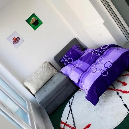 شقة Apartman Na Dan Grbavica